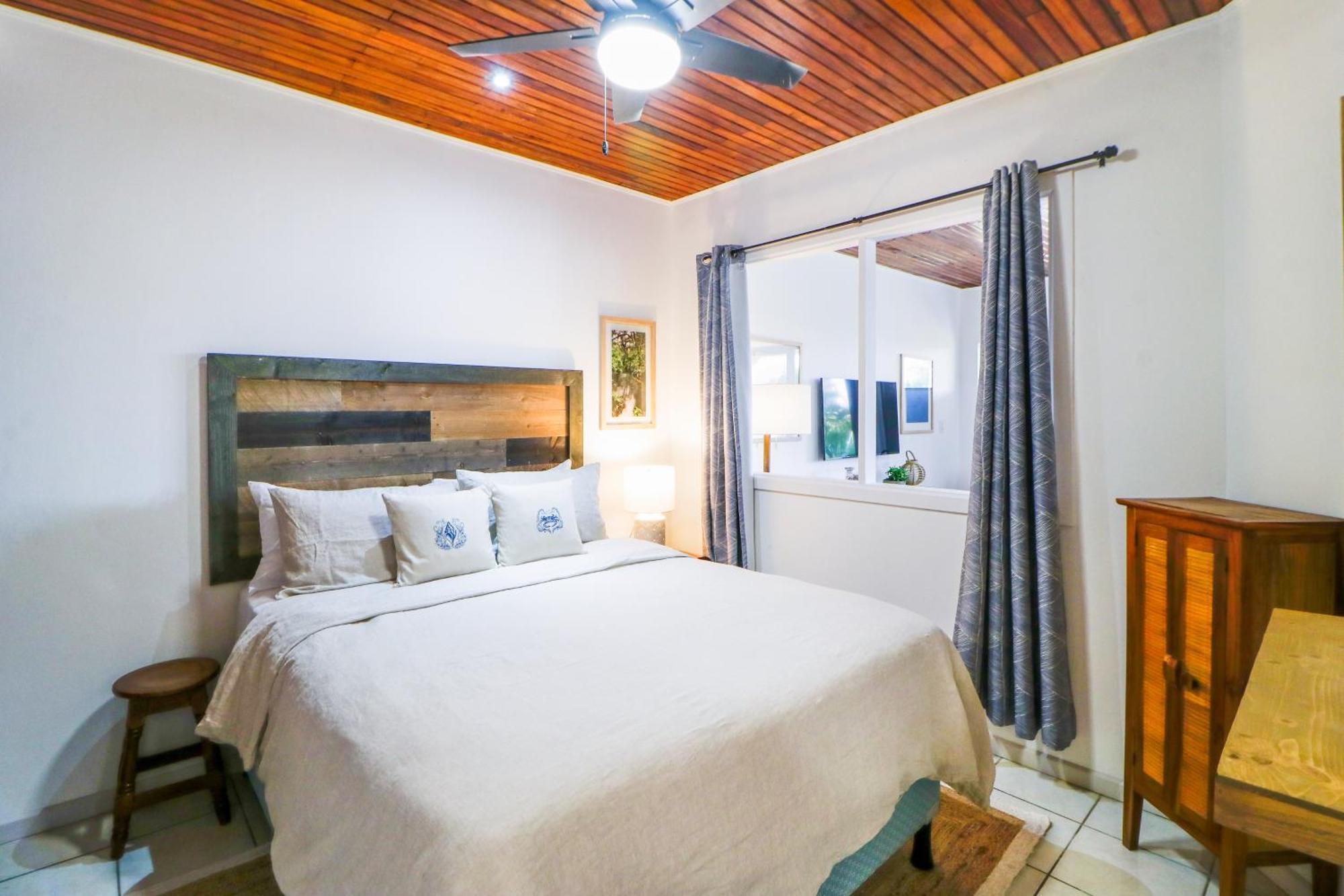 Flamingo Marina Resort Pacific North Coast Room photo